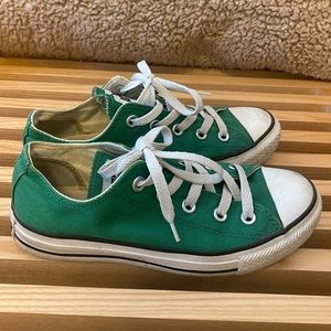 Converse All Stars Chuck Taylors green